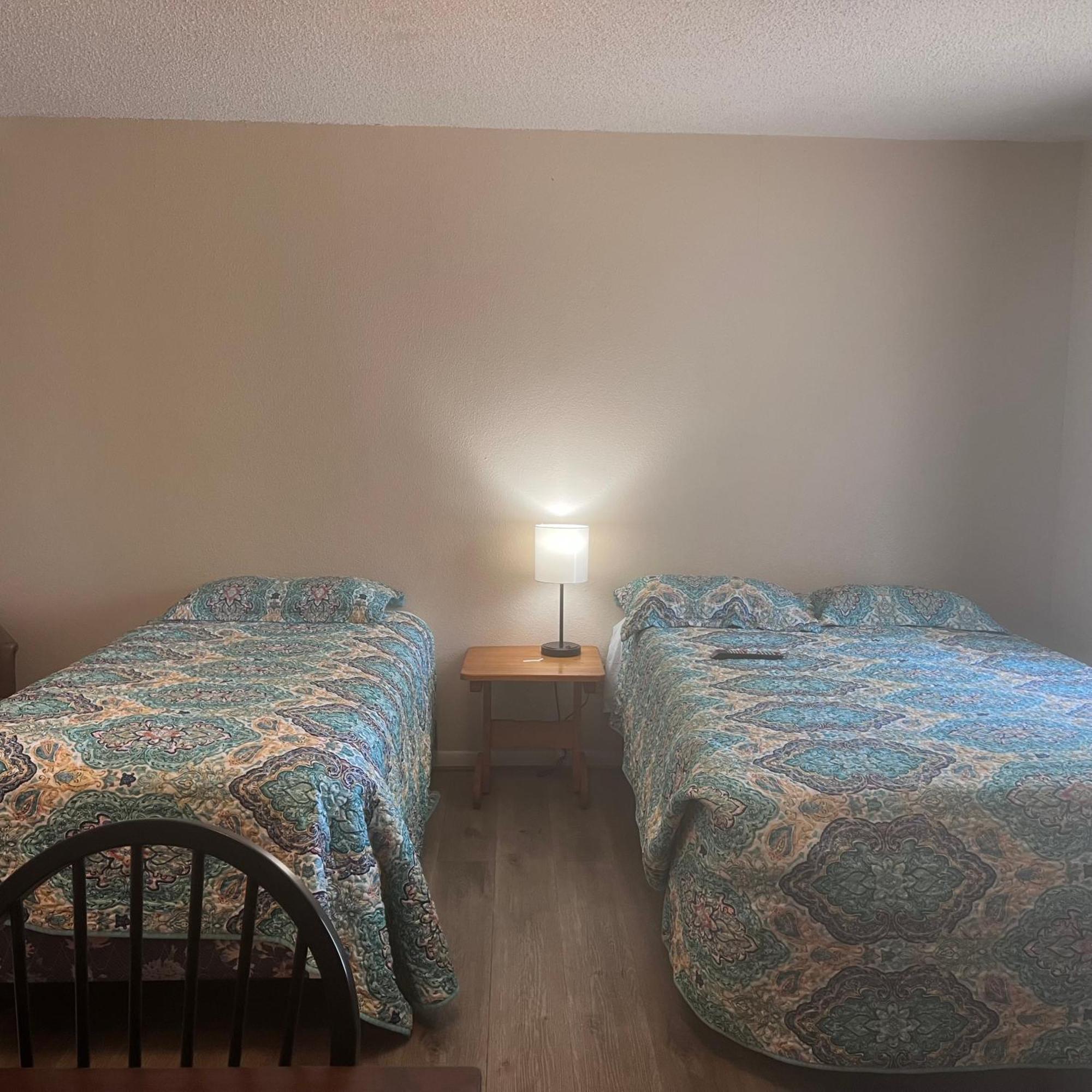 Alpine Lakeside Motel Room Backside Hemphill Εξωτερικό φωτογραφία