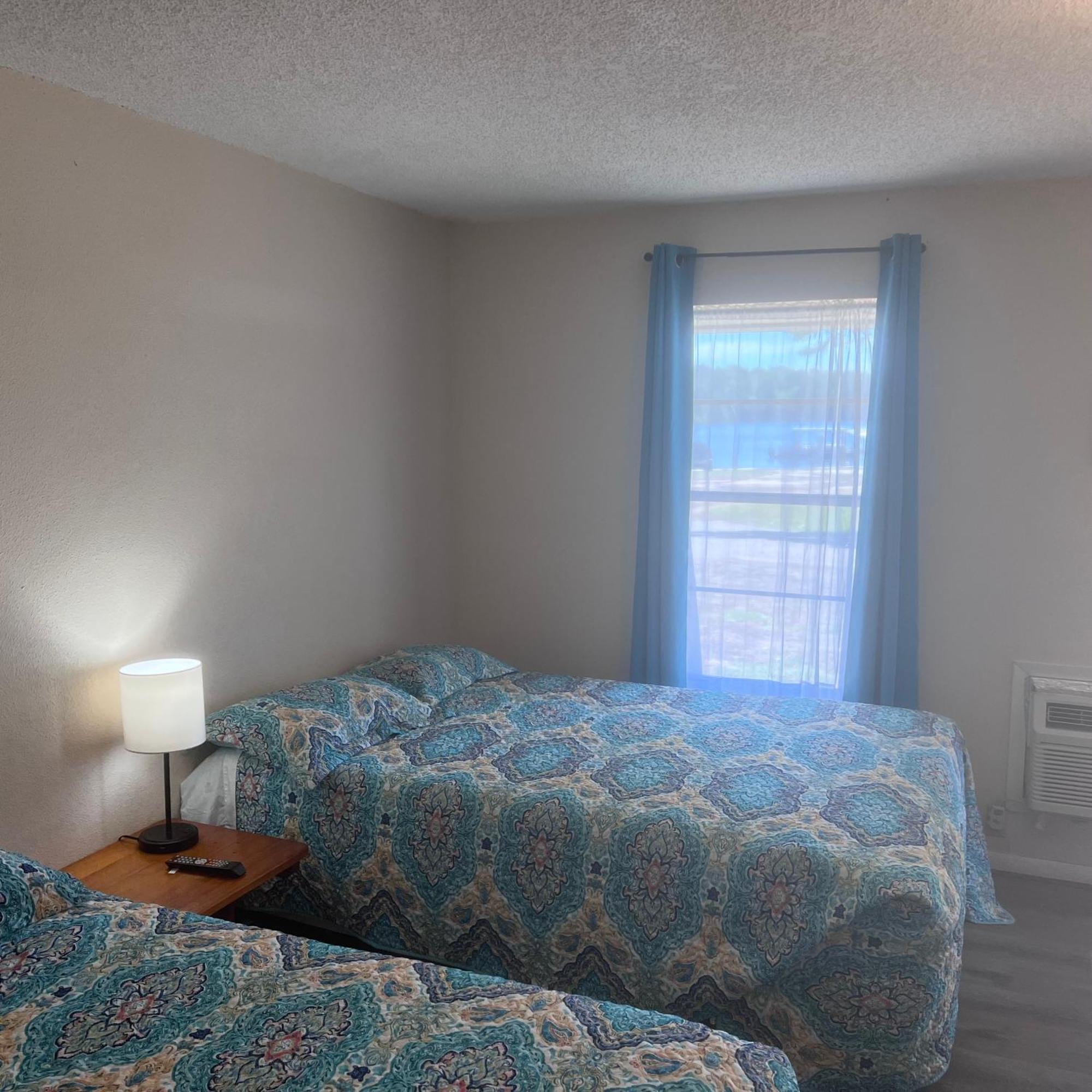Alpine Lakeside Motel Room Backside Hemphill Εξωτερικό φωτογραφία